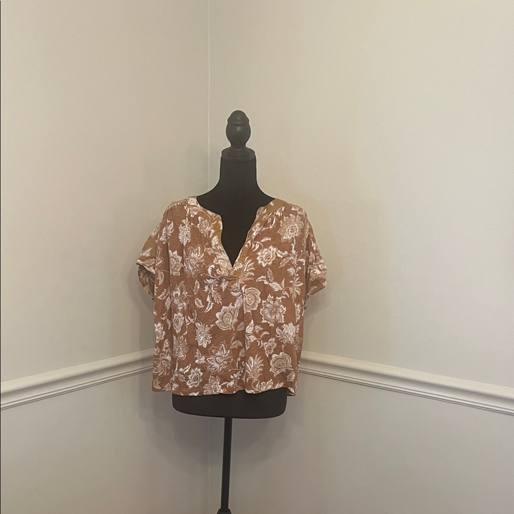 Loft Women's Floral V-Neck Short Sleeve Top - Tan/White